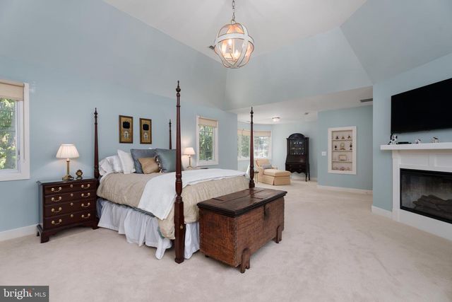 23 DERWENT DR, Princeton, NJ 08540