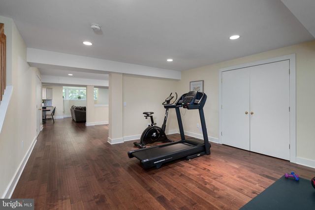 23 DERWENT DR, Princeton, NJ 08540