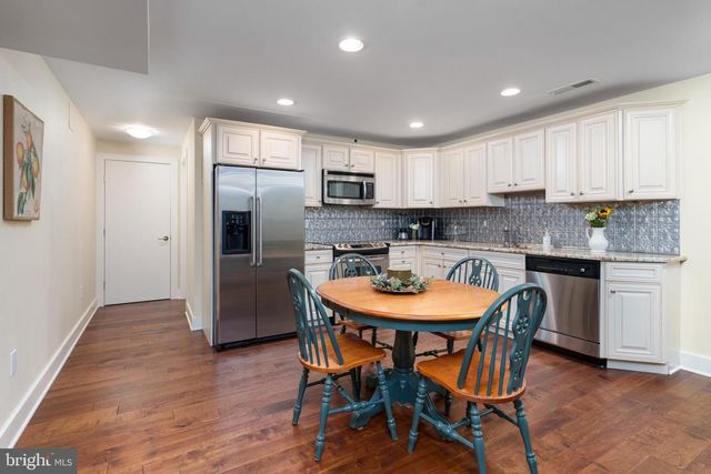 23 DERWENT DR, Princeton, NJ 08540