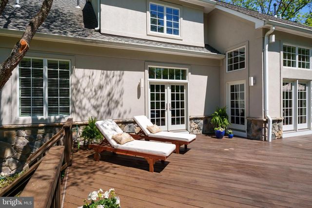23 DERWENT DR, Princeton, NJ 08540