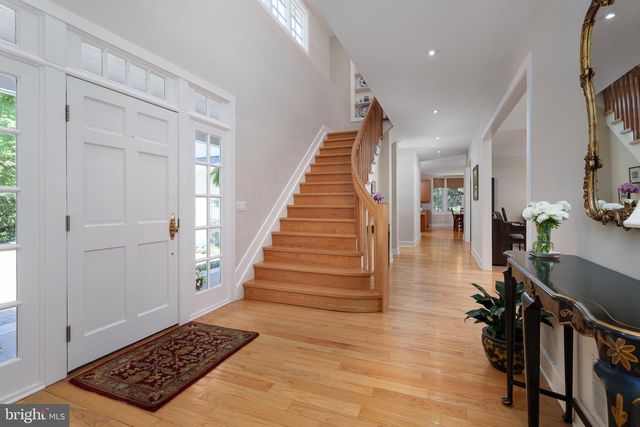 23 DERWENT DR, Princeton, NJ 08540