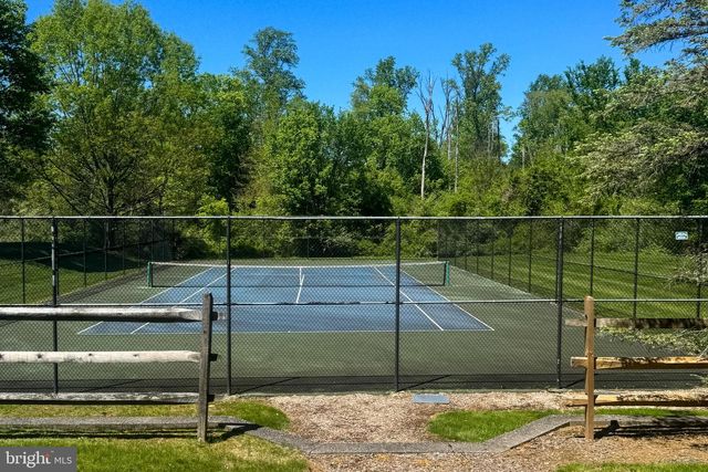 23 DERWENT DR, Princeton, NJ 08540