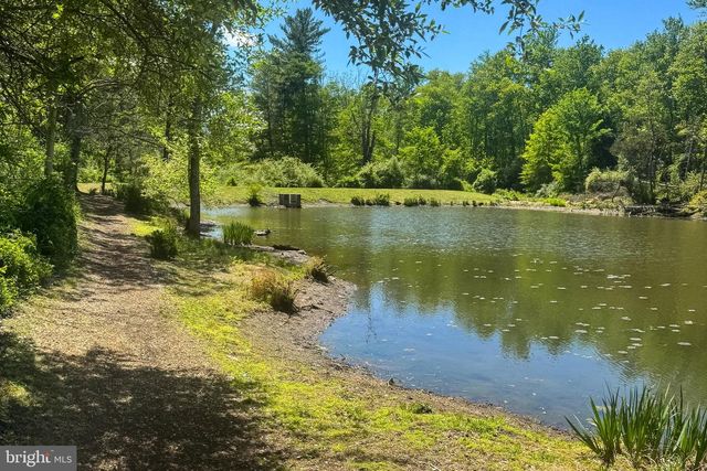 23 DERWENT DR, Princeton, NJ 08540
