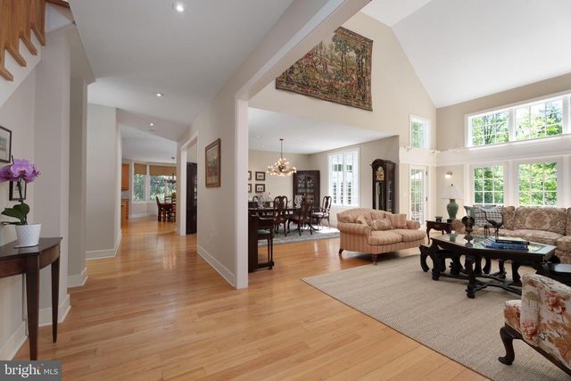 23 DERWENT DR, Princeton, NJ 08540