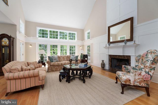 23 DERWENT DR, Princeton, NJ 08540
