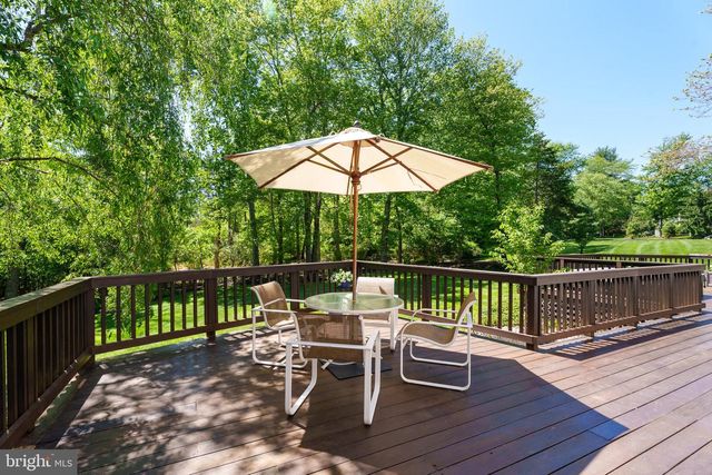 23 DERWENT DR, Princeton, NJ 08540