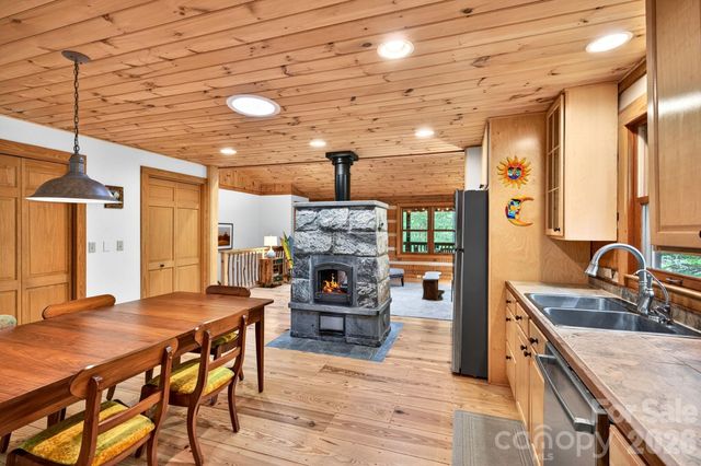 14 Weeping Cherry Forest Road, Fairview, NC 28730
