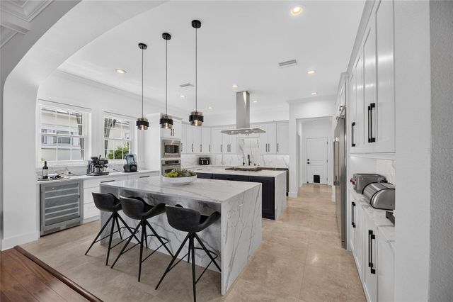 713 ISLEBAY DRIVE, Apollo Beach, FL 33572