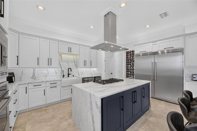 713 ISLEBAY DRIVE, Apollo Beach, FL 33572