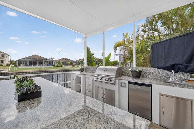 713 ISLEBAY DRIVE, Apollo Beach, FL 33572
