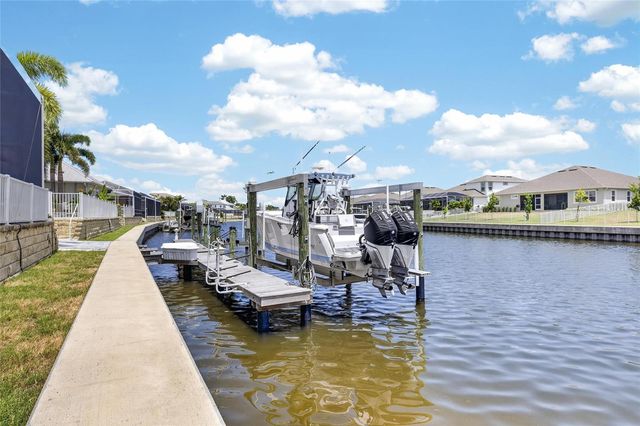 713 ISLEBAY DRIVE, Apollo Beach, FL 33572