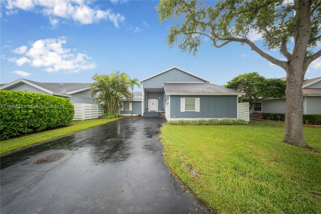 14823 SW 139th Ct, Miami, FL 33186