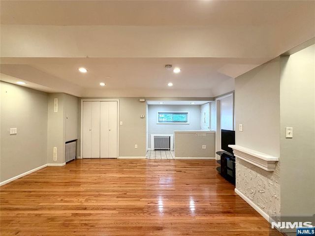 3-10 Fair Lawn Avenue, Fair Lawn, NJ 07410