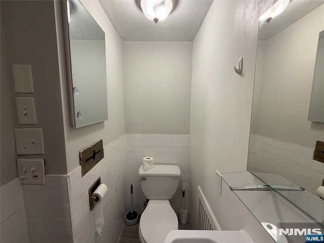3-10 Fair Lawn Avenue, Fair Lawn, NJ 07410