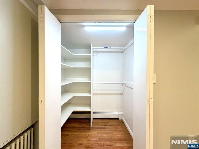 3-10 Fair Lawn Avenue, Fair Lawn, NJ 07410