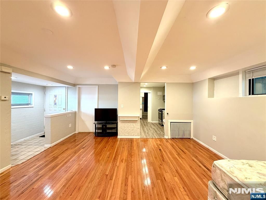 3-10 Fair Lawn Avenue, Fair Lawn, NJ 07410