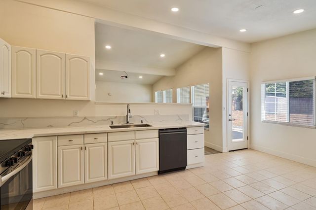 2520 Mission Ave, Carmichael, CA 95608