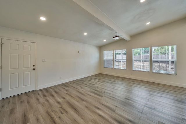 2520 Mission Ave, Carmichael, CA 95608