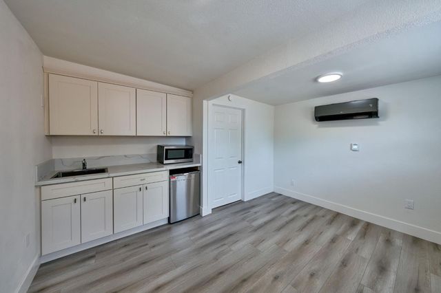 2520 Mission Ave, Carmichael, CA 95608