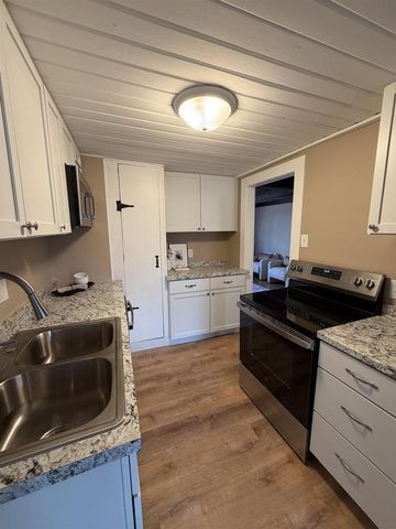 745 CARVER LANE, Menasha, WI 54952