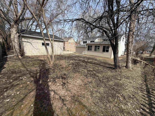 745 CARVER LANE, Menasha, WI 54952