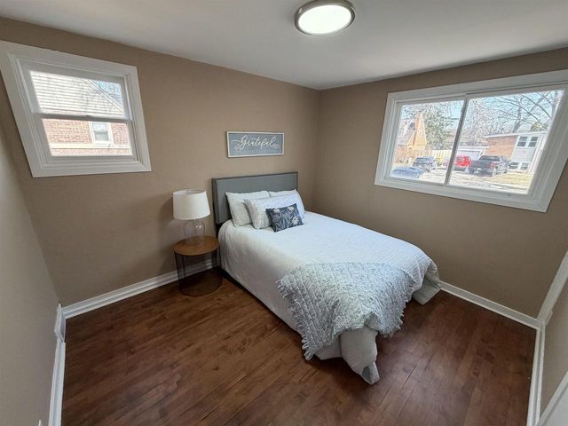 745 CARVER LANE, Menasha, WI 54952