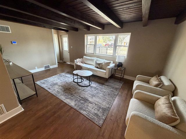 745 CARVER LANE, Menasha, WI 54952