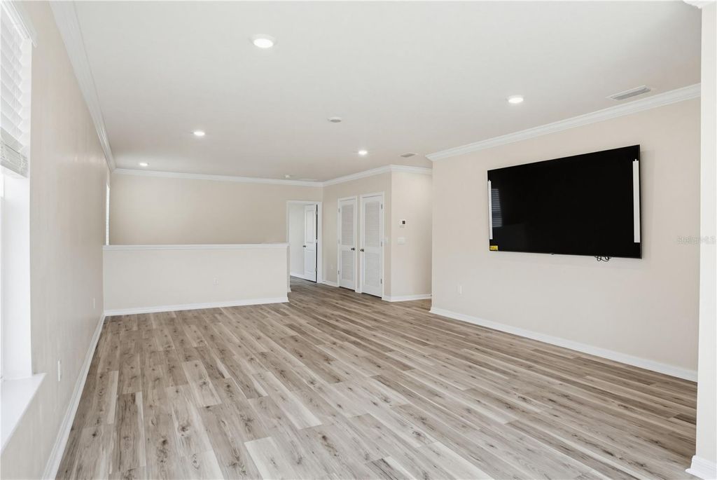 Image 17 of property listing at 813 161ST STREET E, Bradenton, FL 34212