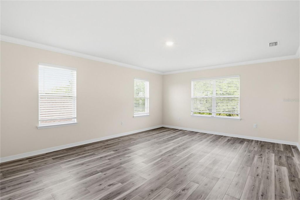Image 30 of property listing at 813 161ST STREET E, Bradenton, FL 34212
