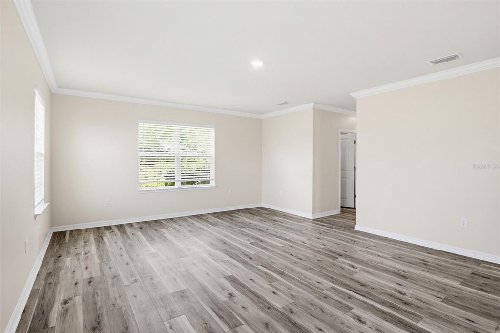 Image 32 of property listing at 813 161ST STREET E, Bradenton, FL 34212