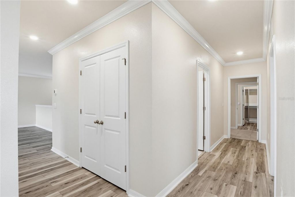 Image 35 of property listing at 813 161ST STREET E, Bradenton, FL 34212