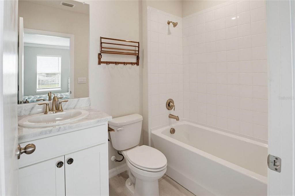 Image 36 of property listing at 813 161ST STREET E, Bradenton, FL 34212