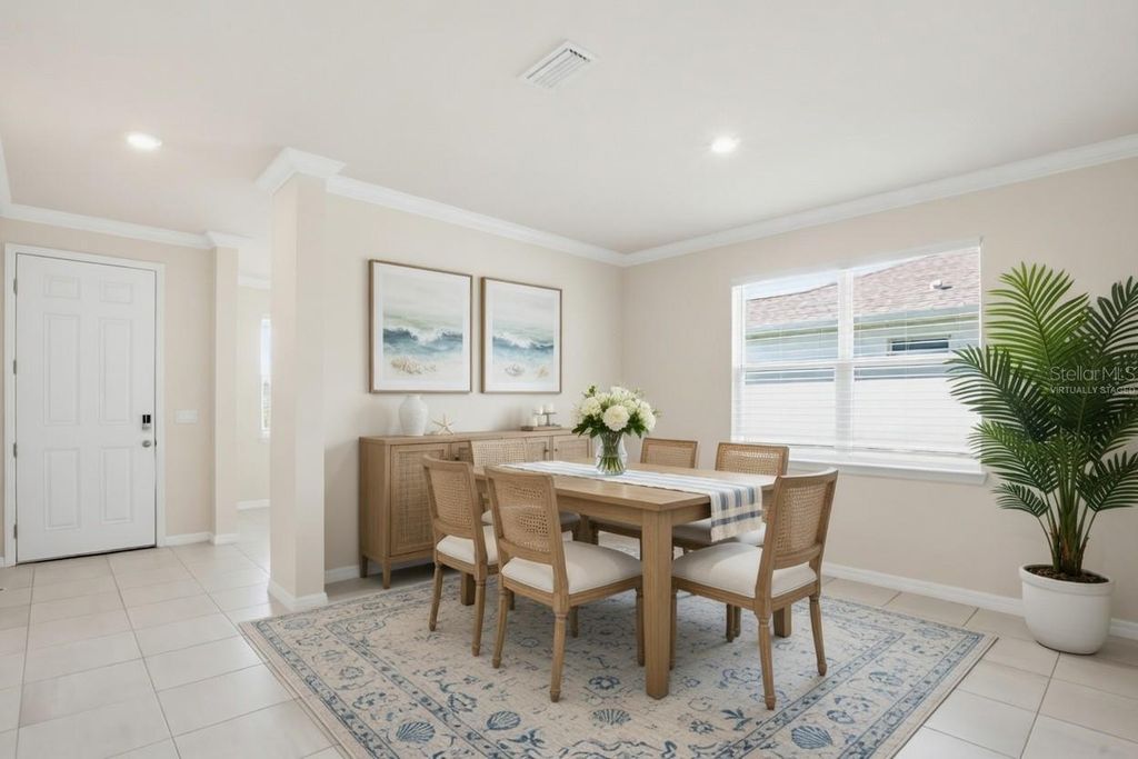 Image 7 of property listing at 813 161ST STREET E, Bradenton, FL 34212