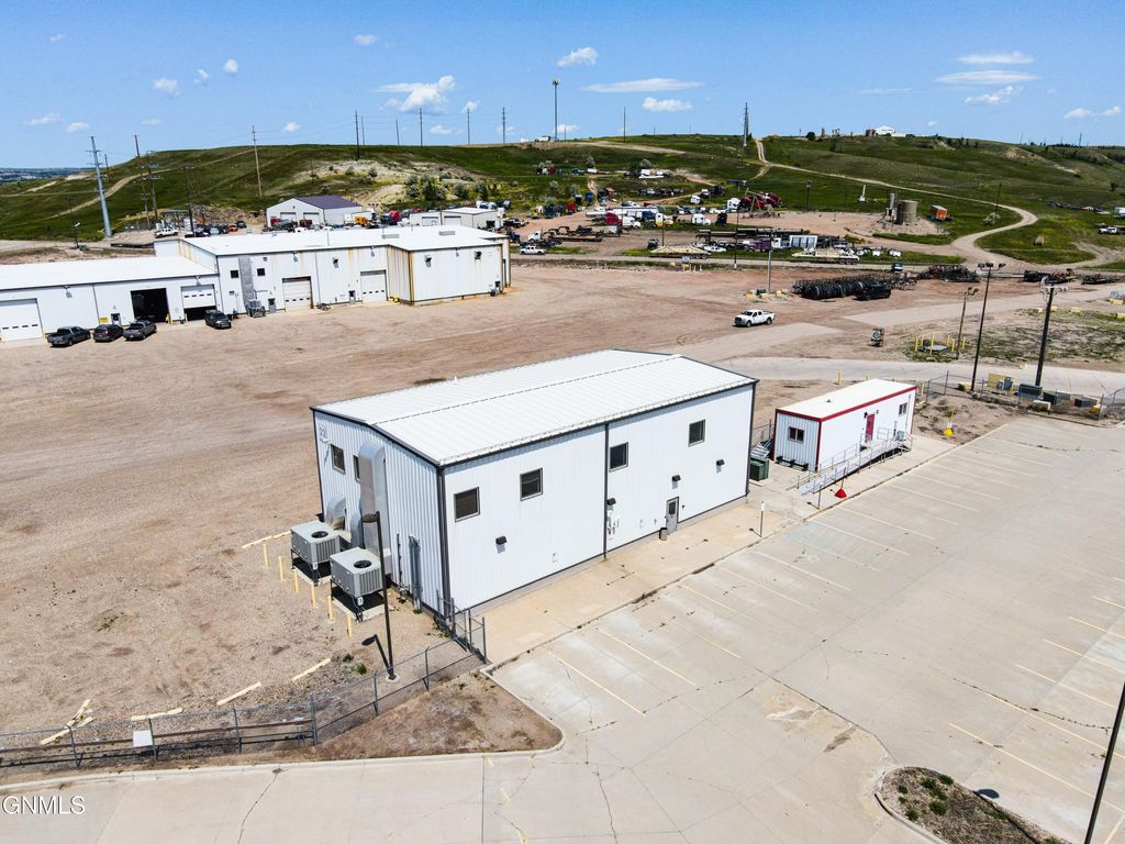 420 Halliburton Drive, Williston, ND 58801