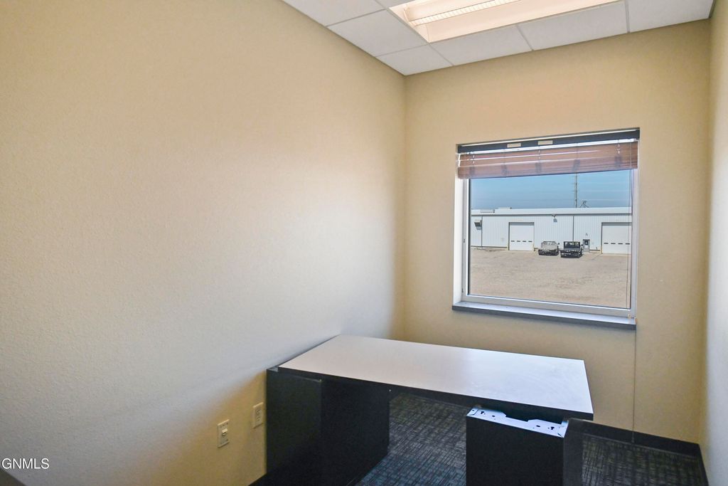 420 Halliburton Drive, Williston, ND 58801 photo 17