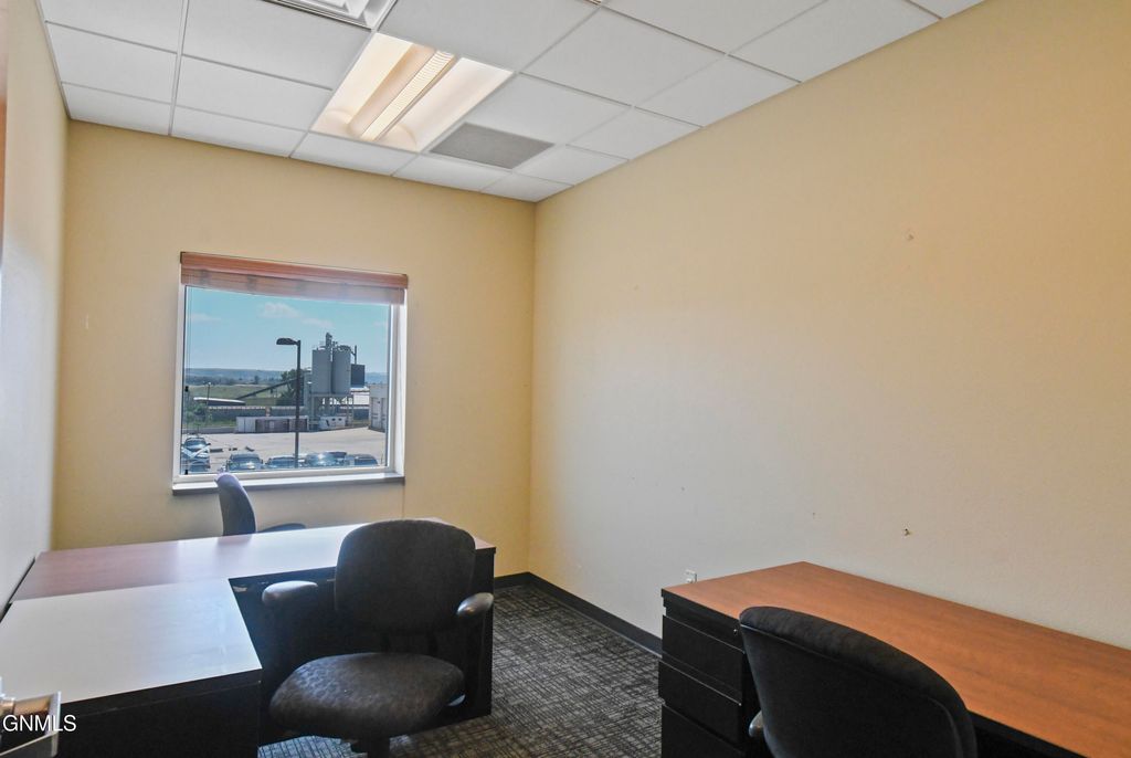 420 Halliburton Drive, Williston, ND 58801 photo 18