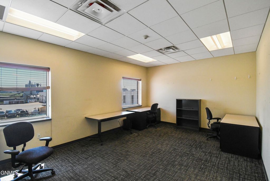 420 Halliburton Drive, Williston, ND 58801 photo 21