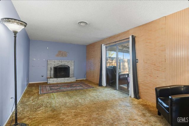 4617 De Ette Avenue, Bakersfield, CA 93313