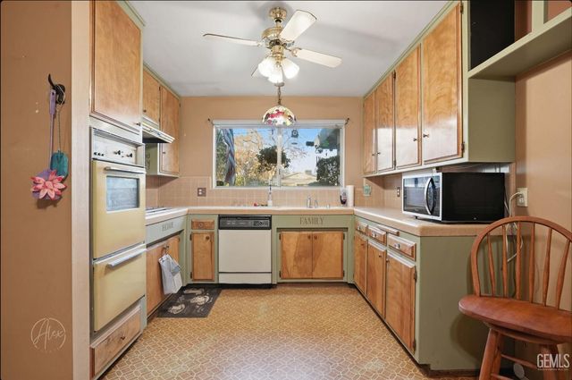 4617 De Ette Avenue, Bakersfield, CA 93313