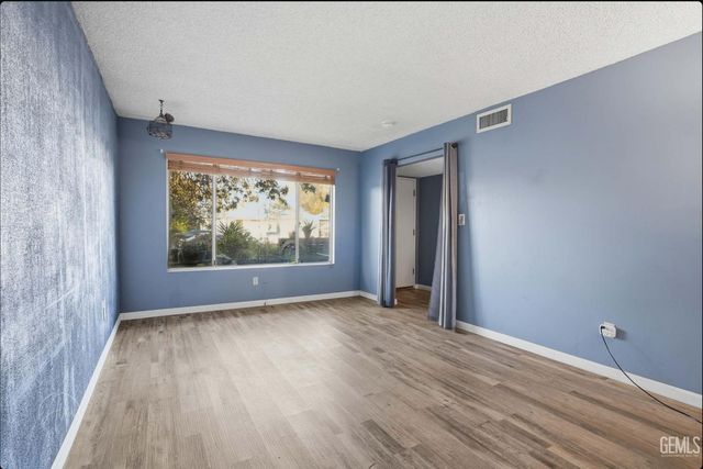 4617 De Ette Avenue, Bakersfield, CA 93313