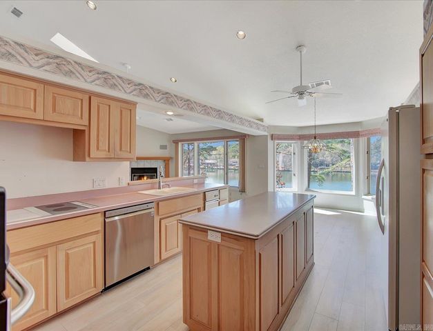 10 Adaja Lane, Hot Springs Village, AR 71909