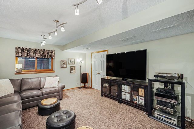 3118 139th Avenue NW, Andover, MN 55304