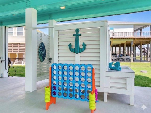 878 Surf Road, Crystal Beach, TX 77650