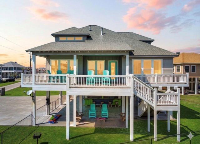 878 Surf Road, Crystal Beach, TX 77650