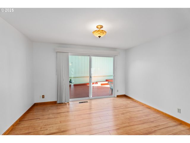 9 Ne SPYGLASS Loop, Roseburg, OR 97470