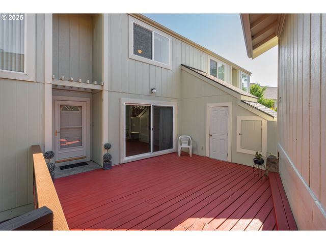 9 Ne SPYGLASS Loop, Roseburg, OR 97470