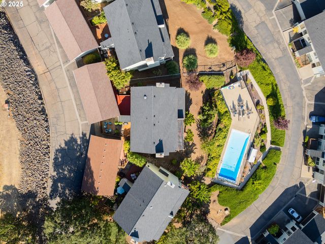 9 Ne SPYGLASS Loop, Roseburg, OR 97470