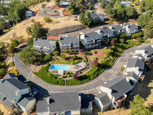 9 Ne SPYGLASS Loop, Roseburg, OR 97470
