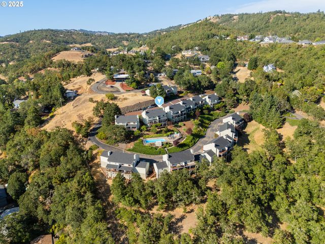 9 Ne SPYGLASS Loop, Roseburg, OR 97470