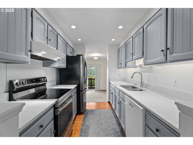 9 Ne SPYGLASS Loop, Roseburg, OR 97470
